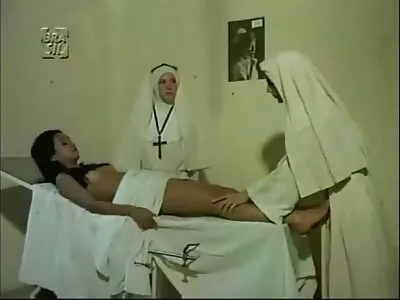 સોનેરી બેબ એન્જલ એમિલી તેના pussy ઉઠાવે વીડીયો બીપી સેકસી છે